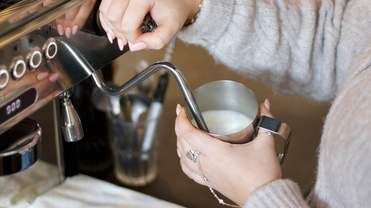 6 erreurs principales à éviter pour faire mousser son lait à latte - Café Barista