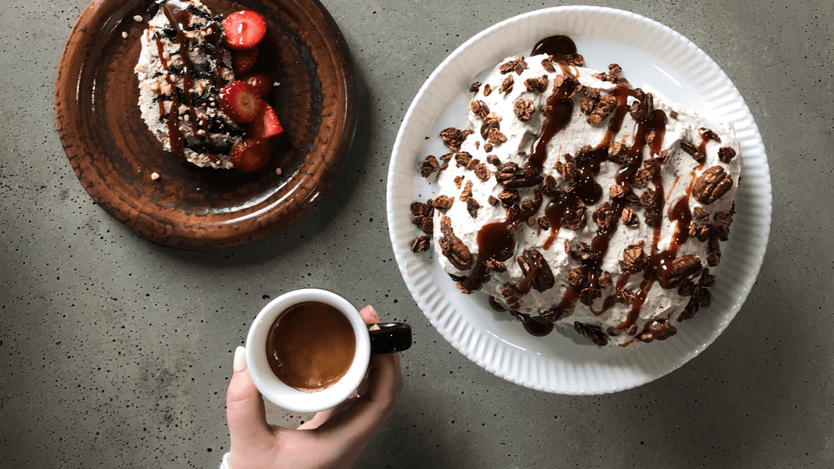 Recette de gâteau froid aux biscuits et crème fouettée au café - Café Barista